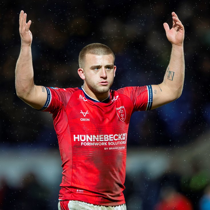 Lewis cleared to play as WCC mind games step up