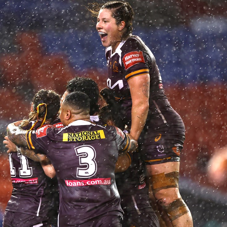 As it happened: Upton stars for Broncos; Roosters stay unbeaten; History made