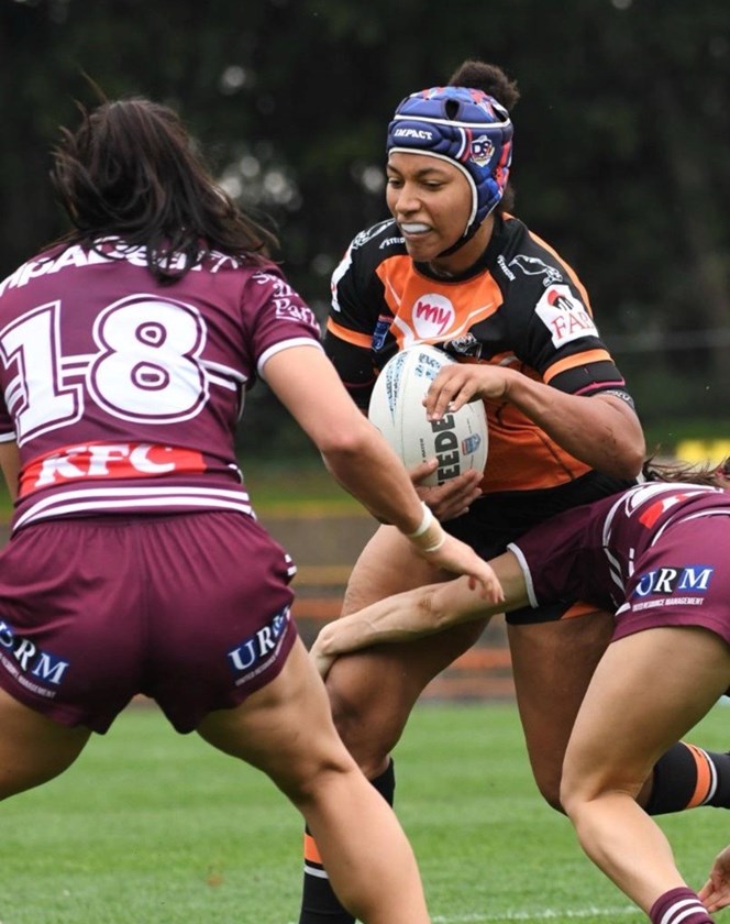 Elisa Akpa in action for Wests Tigers.